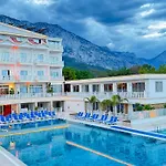 Sl La Perla Resort 4*