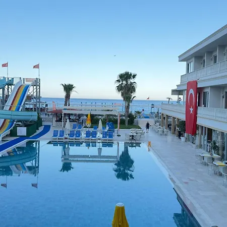 Üdülőközpont Sl La Perla 4*