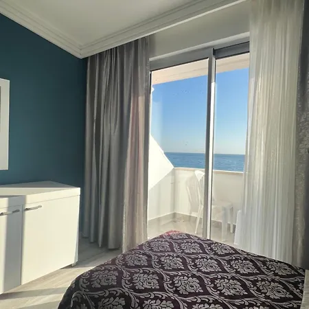 Sl La Perla 4*
