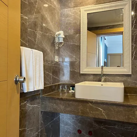 Sl La Perla 4*