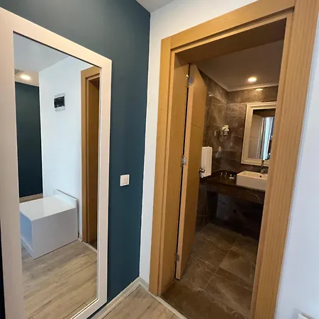 Sl La Perla 4*