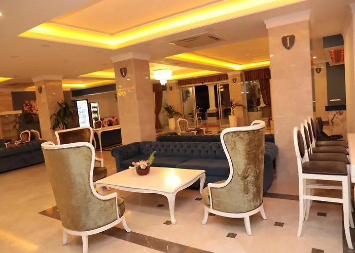 Sl La Perla 4* קמר