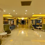 Sl La Perla 4*