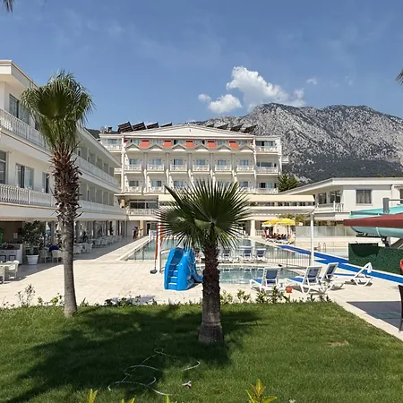 Sl La Perla 4*