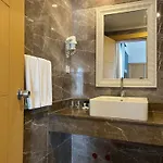 Sl La Perla 4*