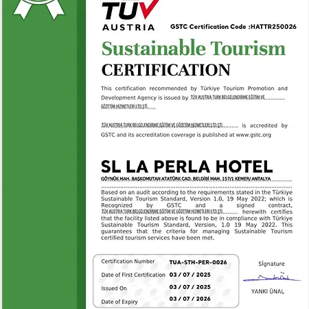 Sl La Perla منتجع